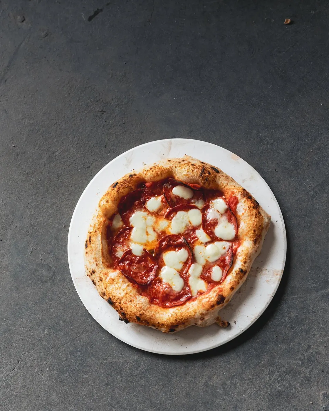Neapolitan margherita on a plate
